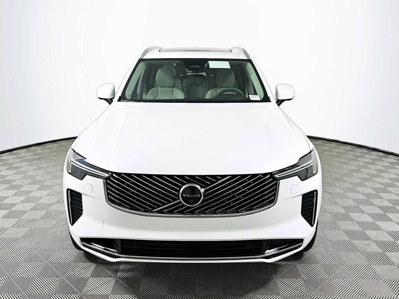 New 2026 Volvo XC90 T8 Ultra w/ Protection Package Premier AWD/4WD image 2