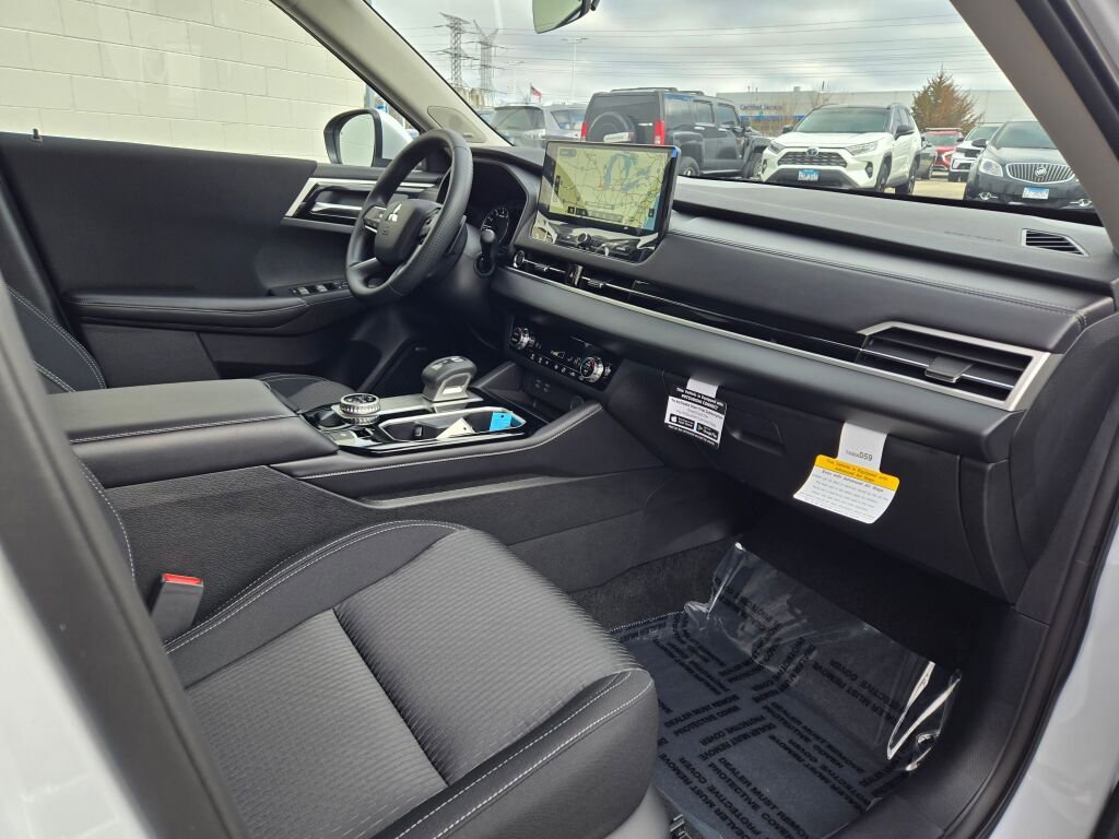 New 2026 Mitsubishi Outlander ES AWD/4WD image 4