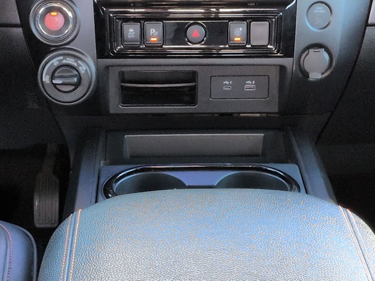 Used 2024 Nissan Titan PRO-4X w/ Off Road Protection Package image 18