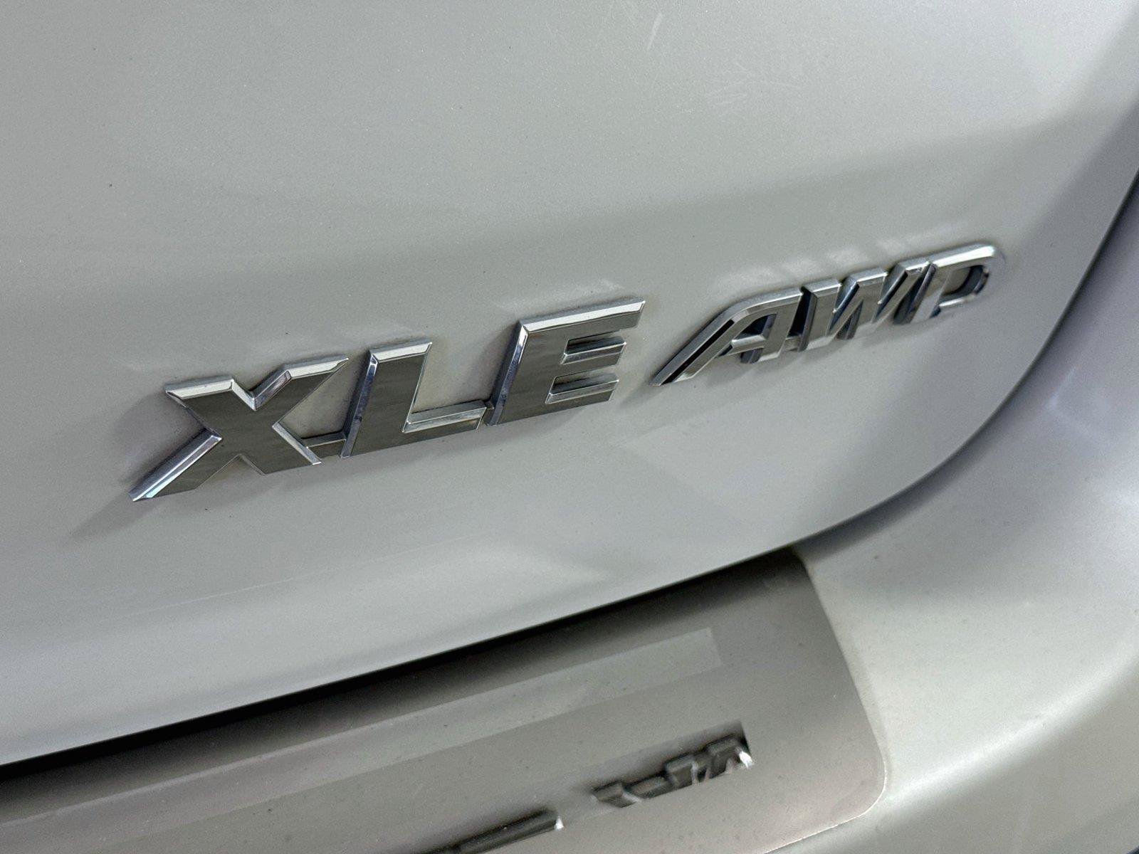 Used 2017 Toyota Highlander XLE AWD/4WD image 41