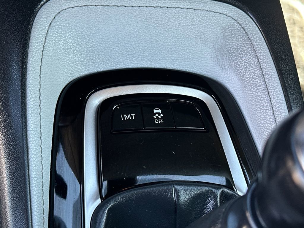 Used 2021 Toyota Corolla XSE image 28