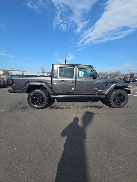 Used 2021 Jeep Gladiator Overland w/ Dual Top Group image 4