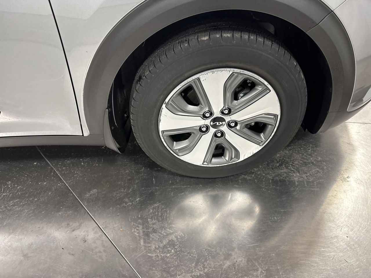 Certified 2022 Kia Niro LX image 14