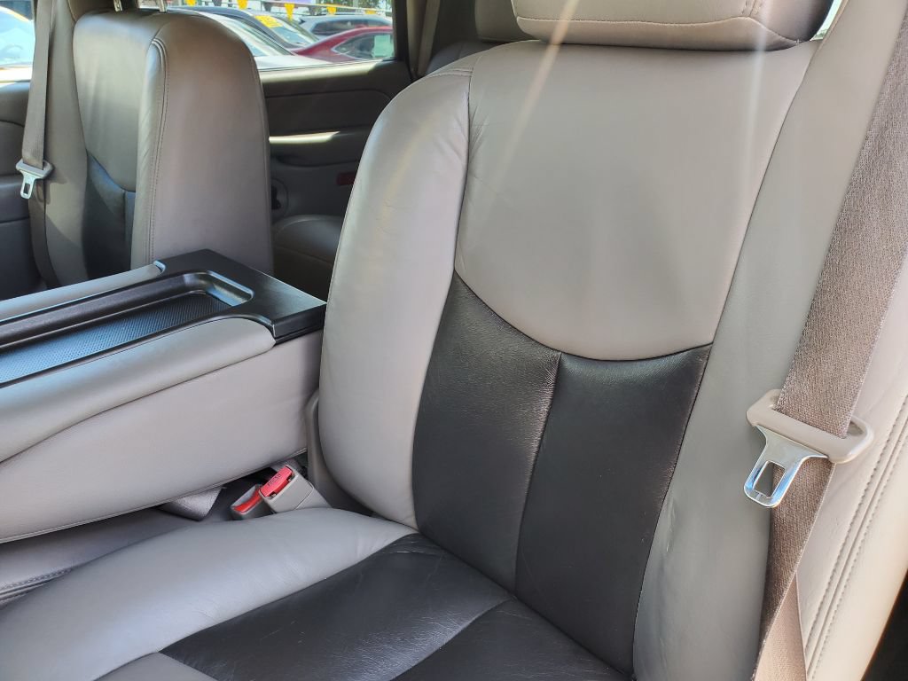 Used 2004 Chevrolet Tahoe LS RWD image 22