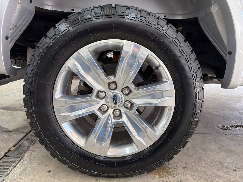 Used 2018 Ford F150 Platinum w/ Equipment Group 701A Luxury image 12