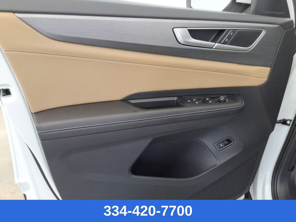 Used 2025 Volkswagen Atlas Cross Sport SE image 15