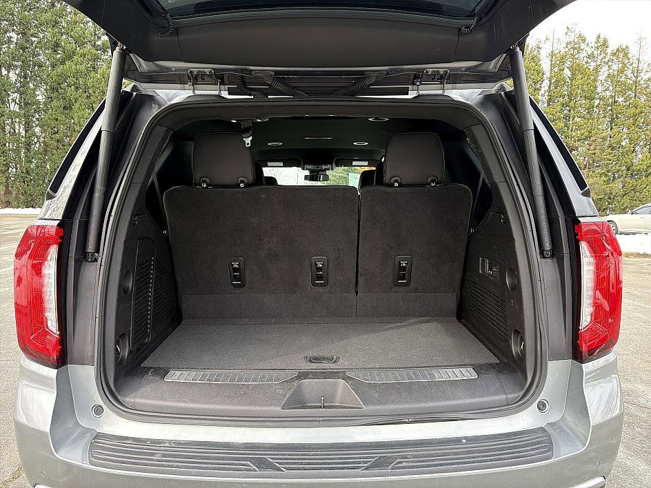 Used 2023 GMC Yukon Denali image 24