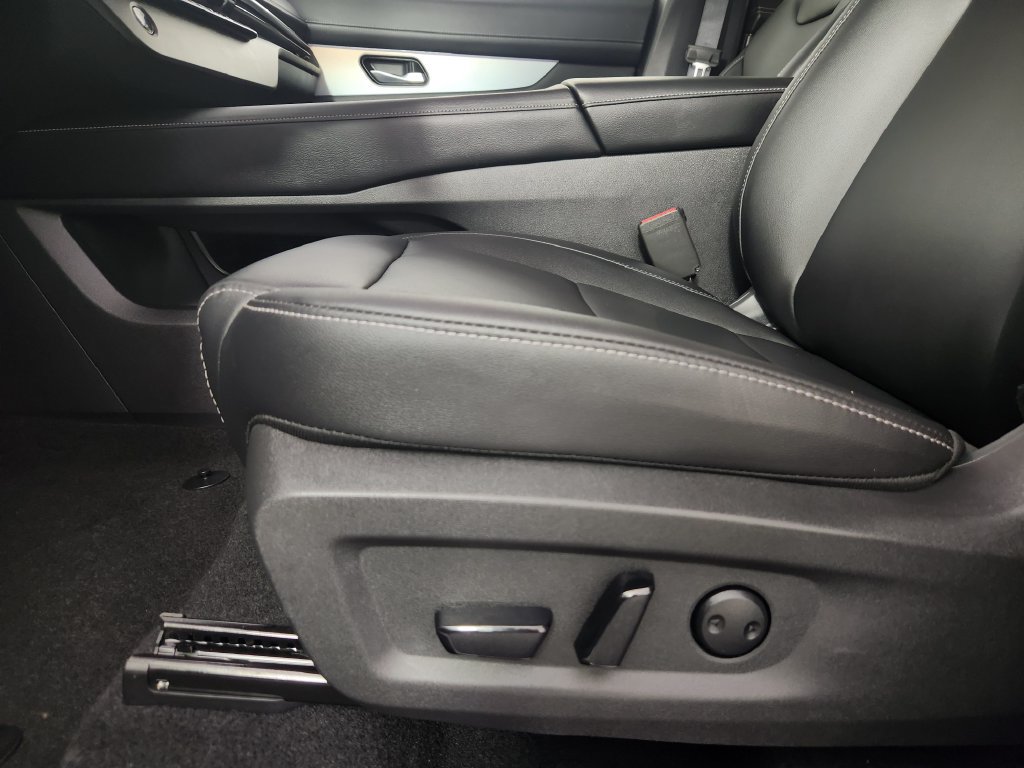 Certified 2025 Nissan Murano SL w/ Cargo Package AWD/4WD image 13