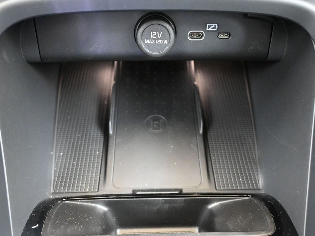 New 2026 Volvo XC40 B5 Ultra w/ Protection Package Premier image 36