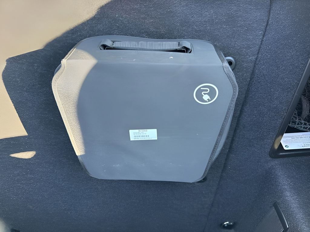 Used 2018 BMW 330e image 29