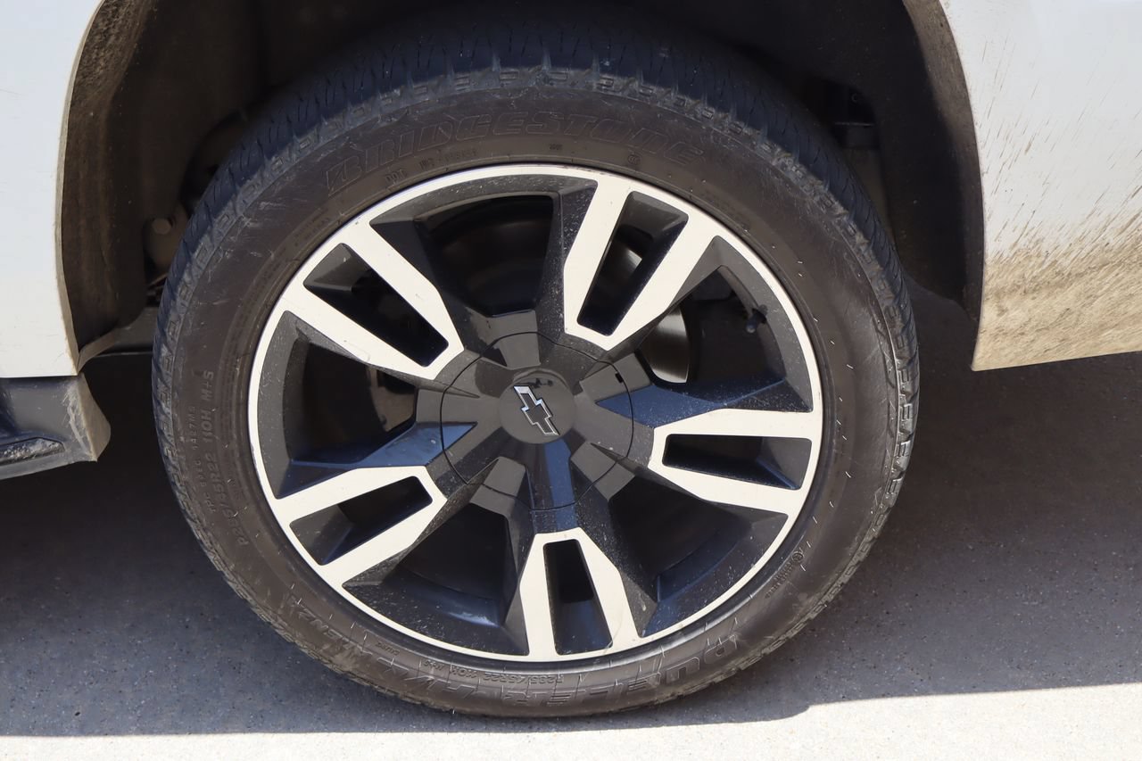 Used 2019 Chevrolet Suburban Premier AWD/4WD image 32