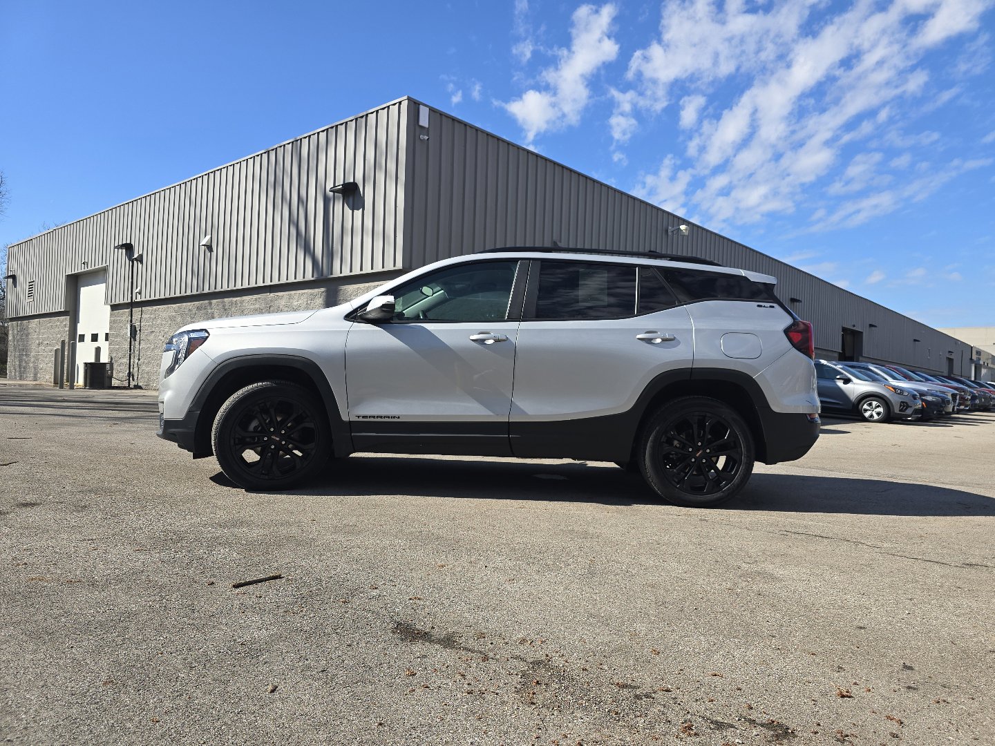 Used 2022 GMC Terrain SLE w/ Driver Convenience Package image 13