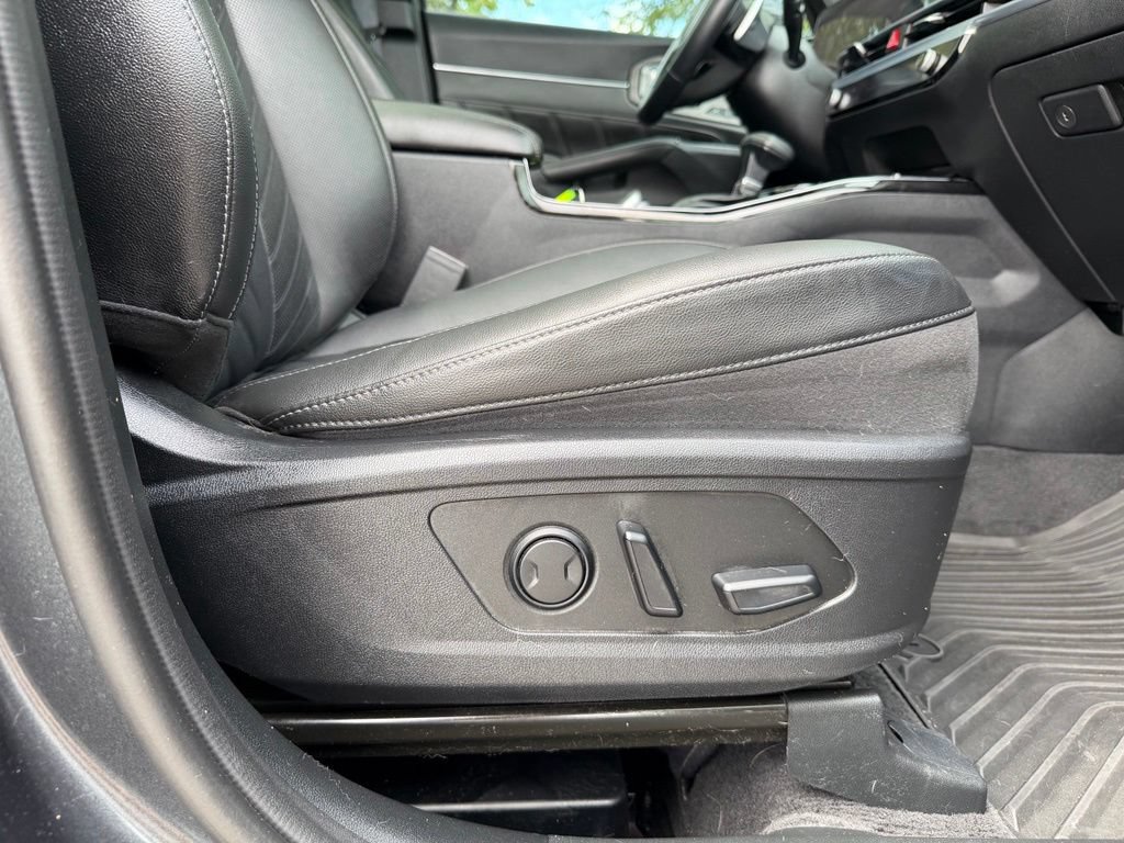 Certified 2025 Kia Sorento SX Prestige AWD/4WD image 38