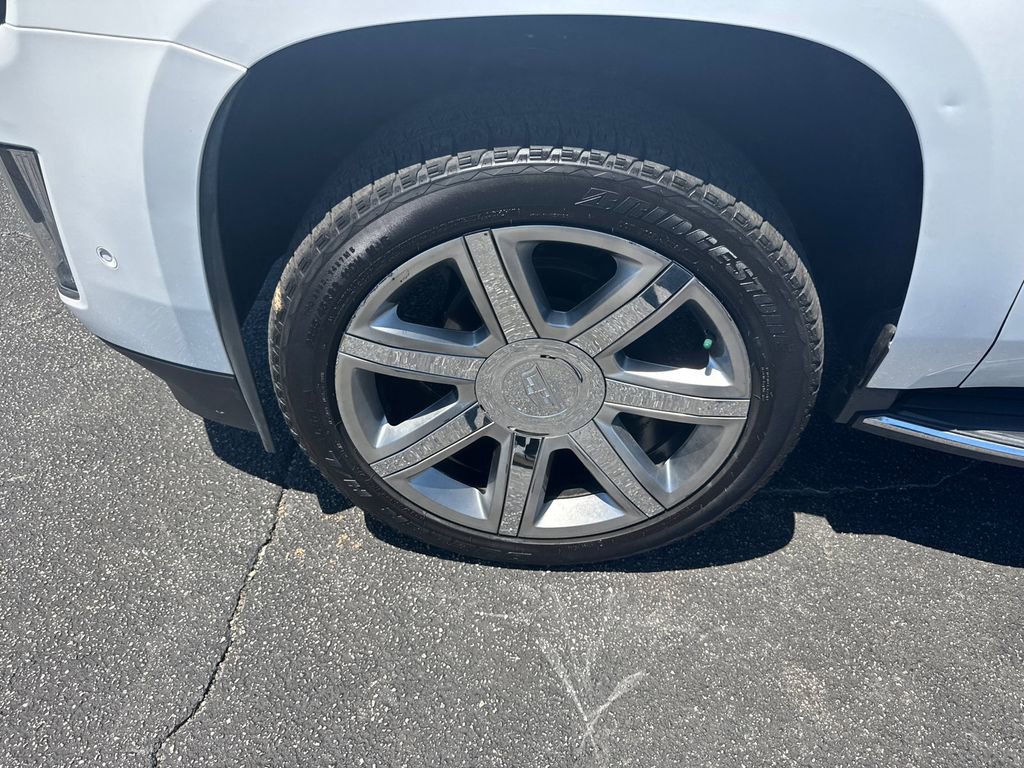 Used 2020 Cadillac Escalade Luxury RWD image 12