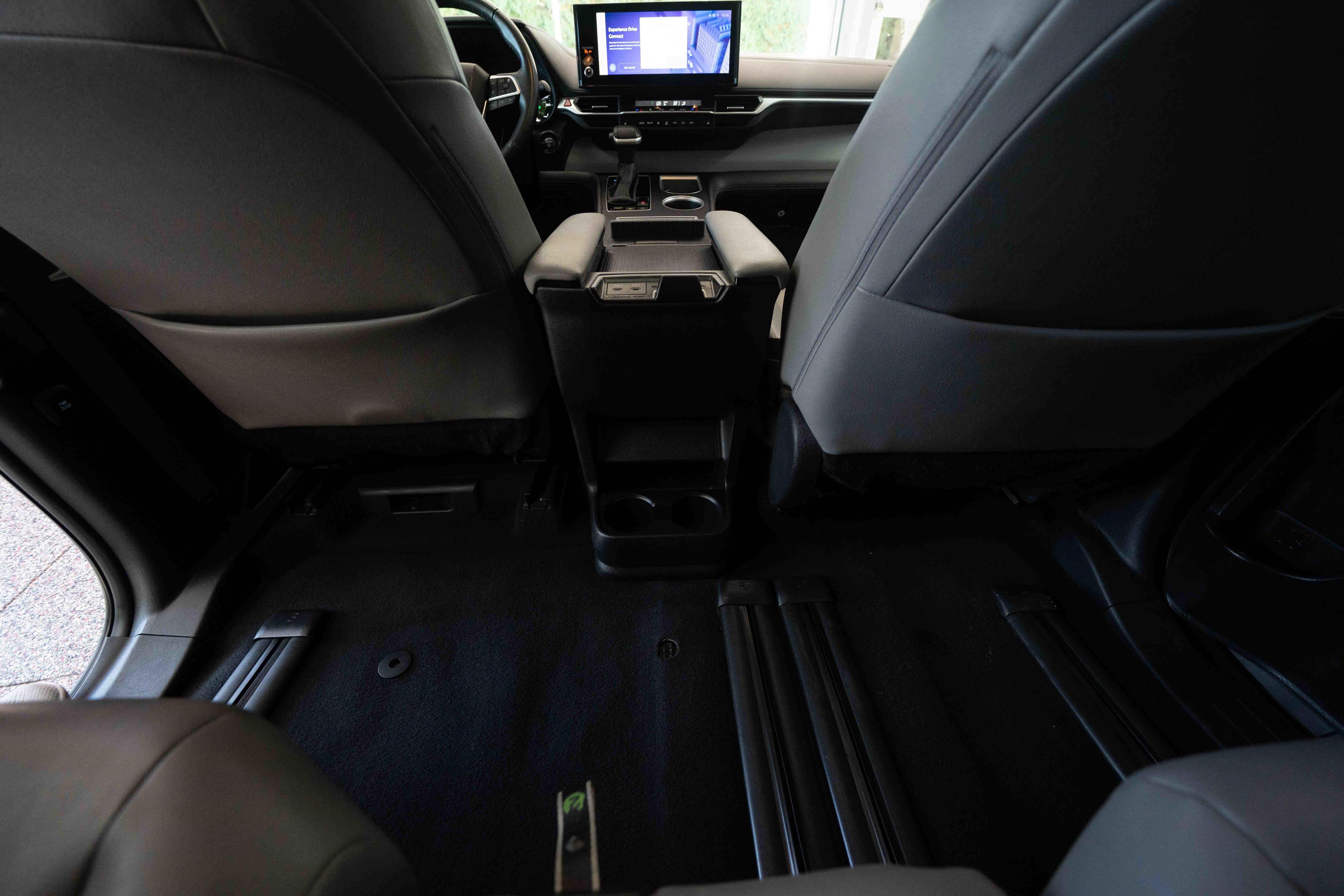 Used 2025 Toyota Sienna XLE FWD image 22