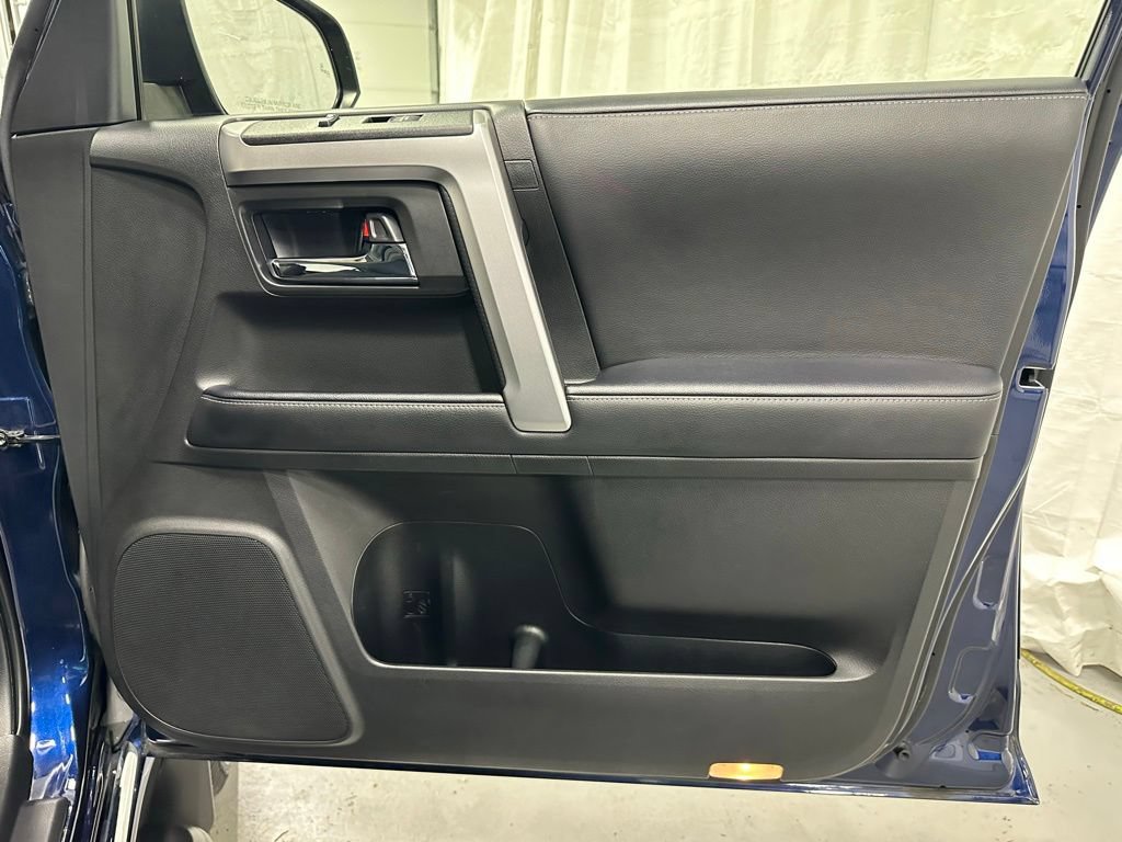 Used 2022 Toyota 4Runner Limited AWD/4WD image 52