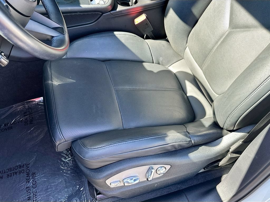 Certified 2023 Porsche Macan AWD/4WD image 22