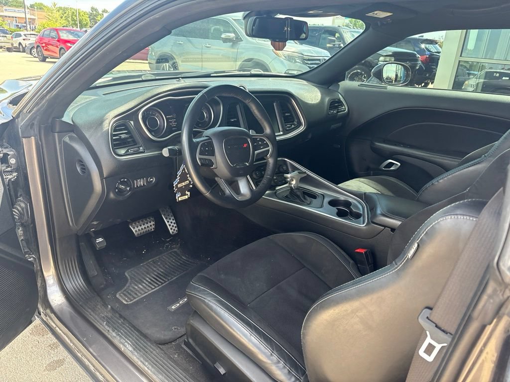 Used 2015 Dodge Challenger R/T Scat Pack w/ Leather Interior Group RWD image 10