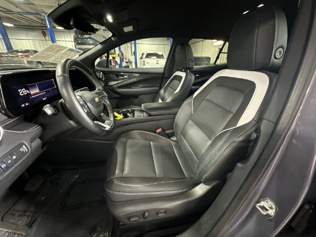Used 2024 Chevrolet Blazer EV LT AWD/4WD image 17