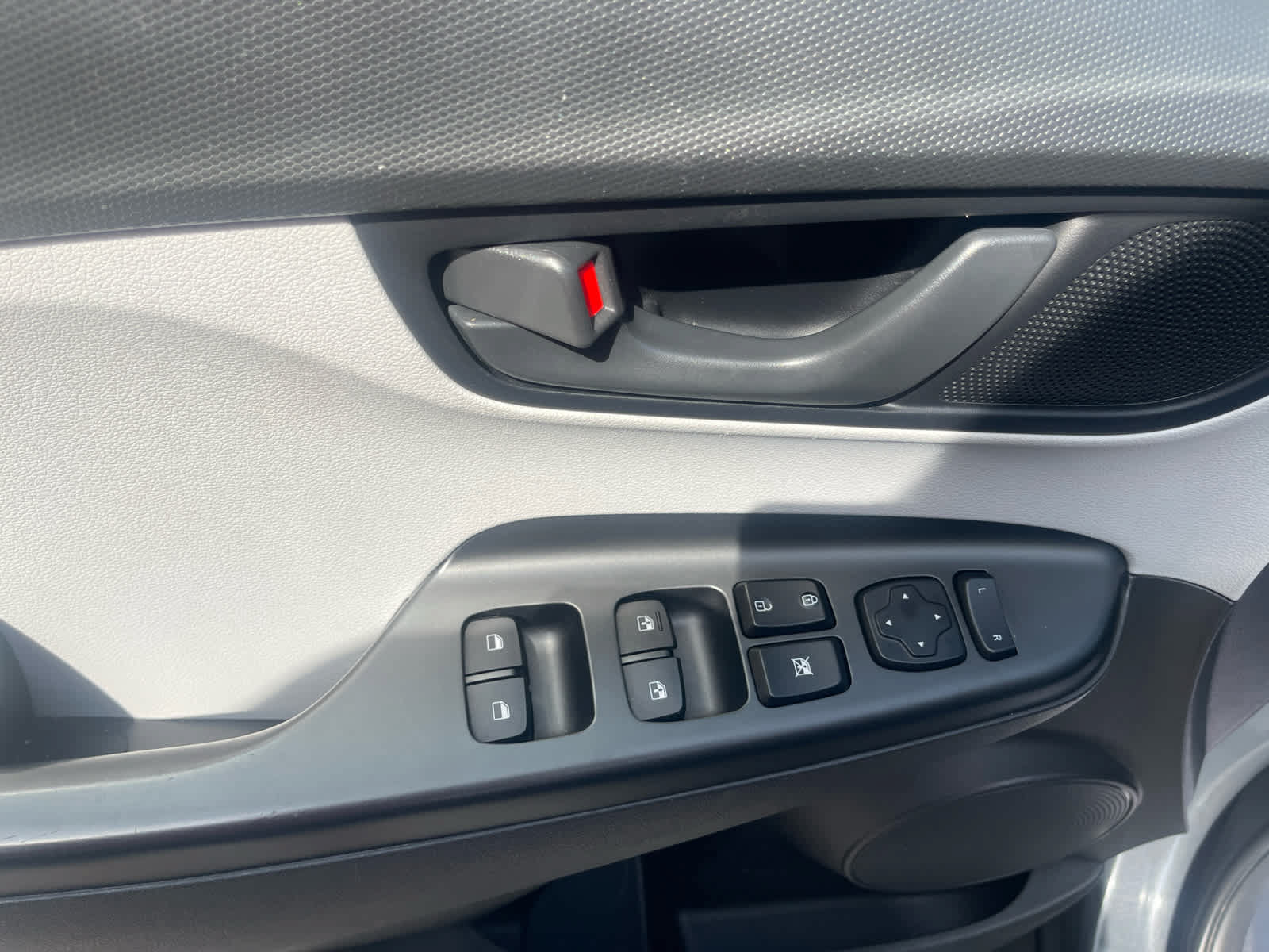 Used 2023 Hyundai Kona SEL AWD/4WD image 11