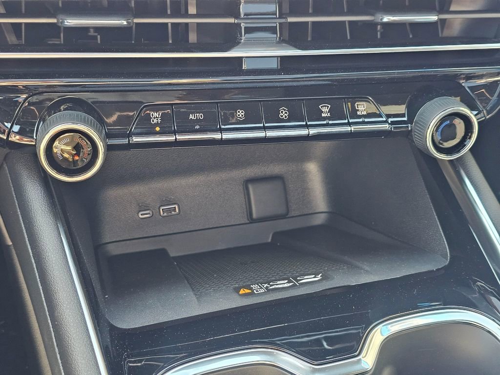 New 2026 Chevrolet Traverse RS AWD/4WD image 35