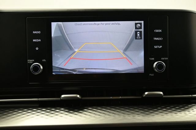 Used 2022 Kia Carnival LX FWD image 18