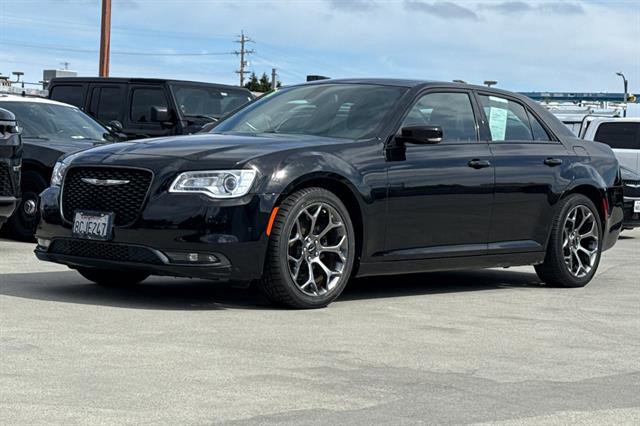Used 2018 Chrysler 300 S w/ 300S Premium Group 2 image 10