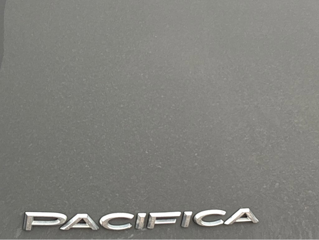 Used 2023 Chrysler Pacifica Touring-L image 23