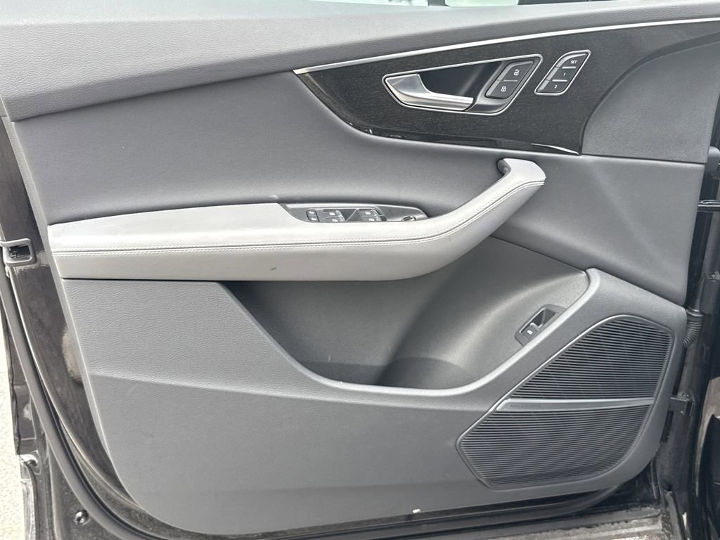 Used 2025 Audi Q7 3.0T Premium Plus w/ Premium Plus Package image 7