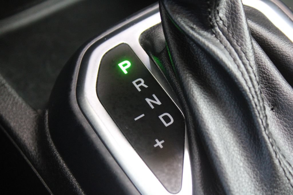 Used 2021 Jeep Renegade Latitude FWD image 34
