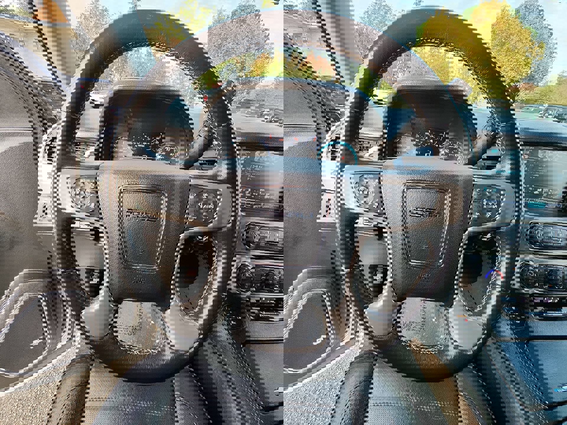 Used 2018 GMC Yukon XL Denali image 11