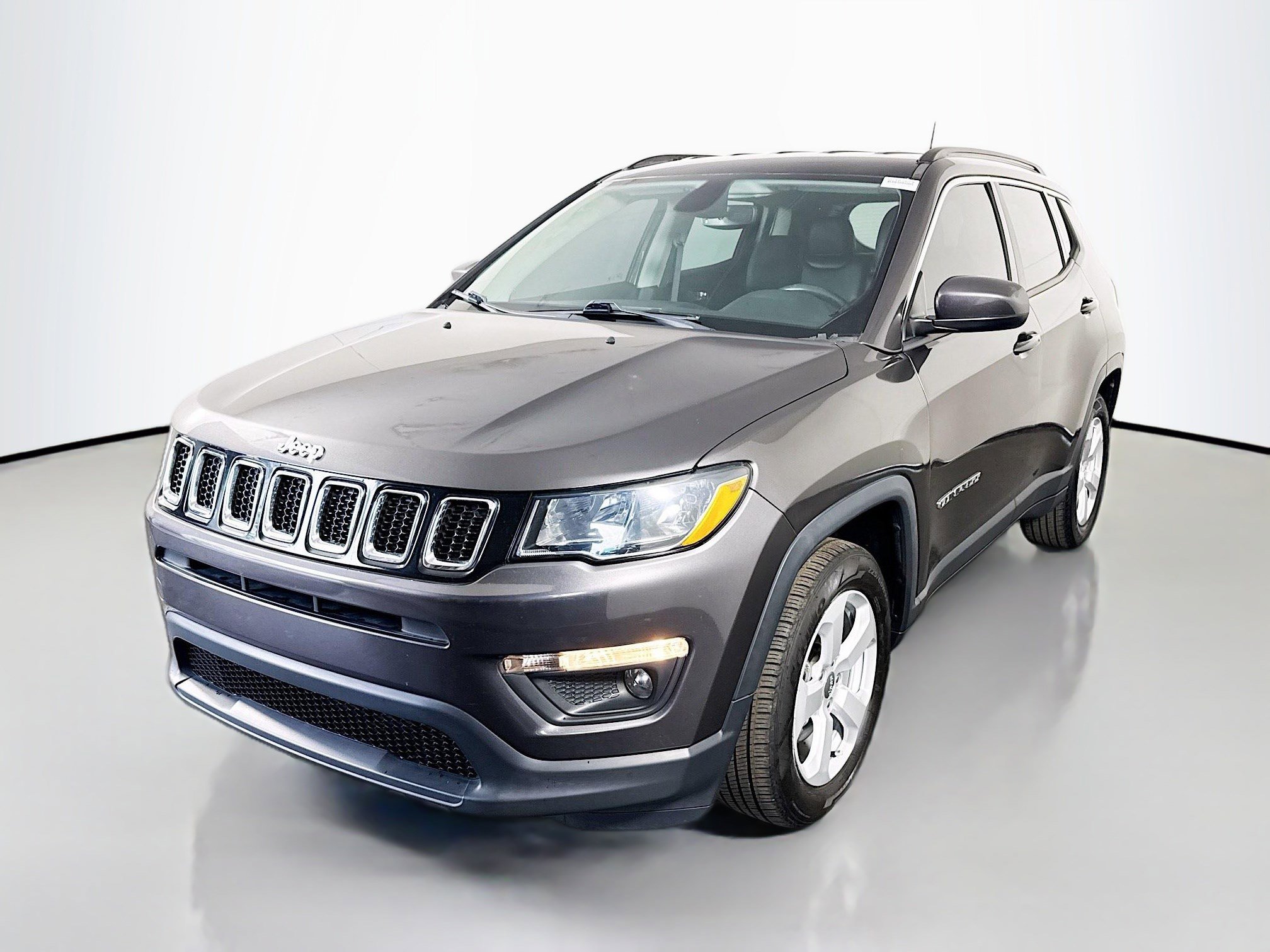 Used 2019 Jeep Compass Latitude w/ Popular Equipment Group image 4