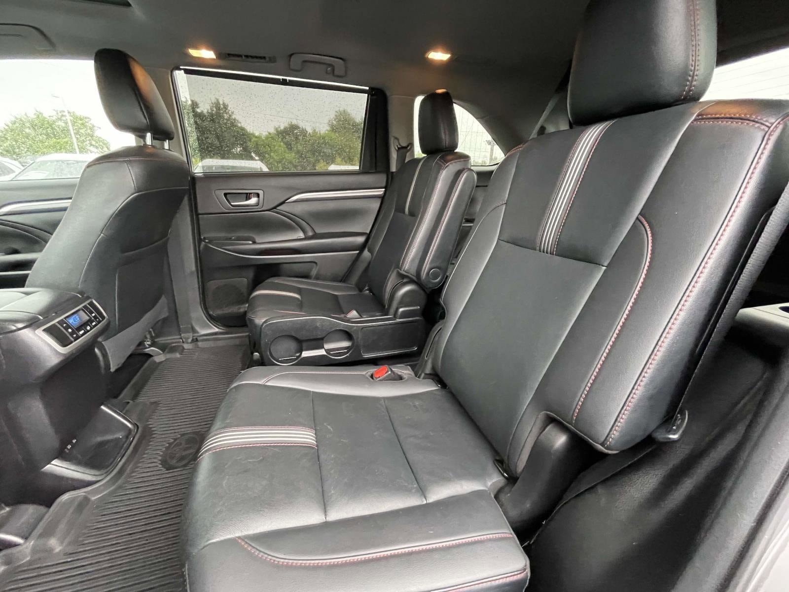 Used 2019 Toyota Highlander SE AWD/4WD image 13