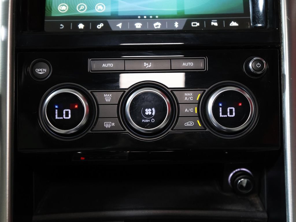 Used 2018 Land Rover Discovery HSE AWD/4WD image 20