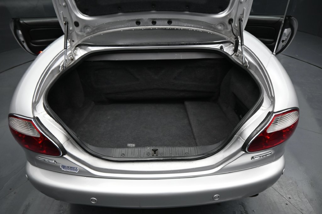 Used 2004 Jaguar XK8 Convertible RWD image 26