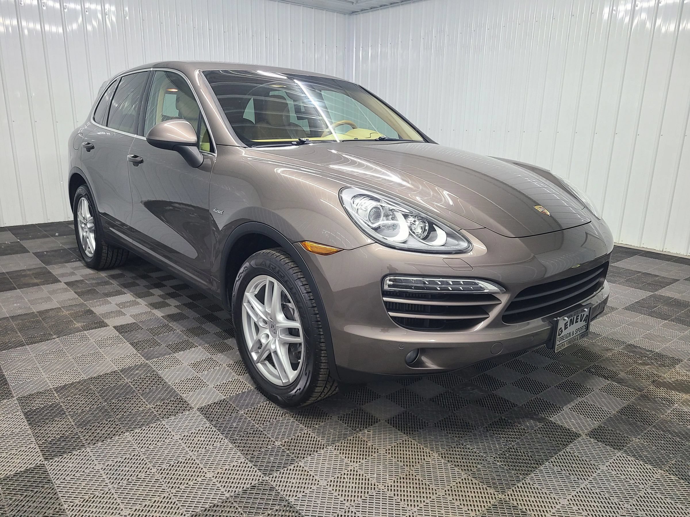 Used 2013 Porsche Cayenne Diesel AWD/4WD image 4