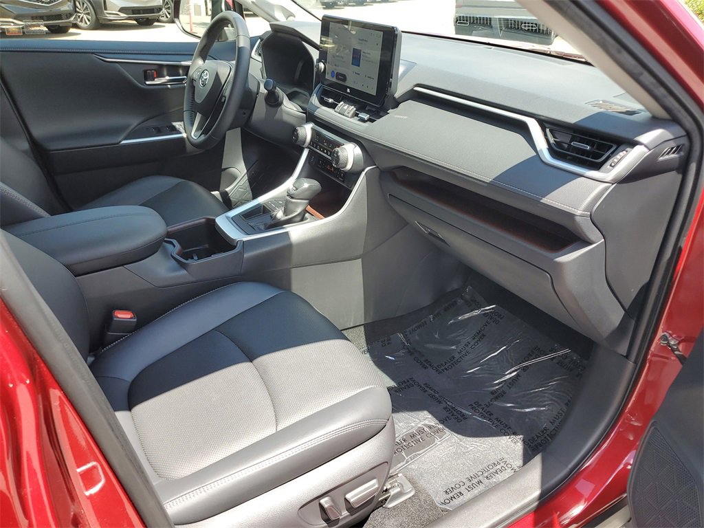 Used 2023 Toyota RAV4 Limited image 4