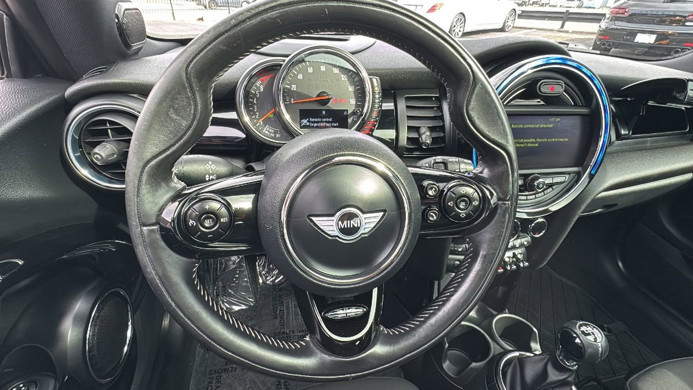 Used 2015 MINI Cooper 2-Door Hardtop FWD image 17