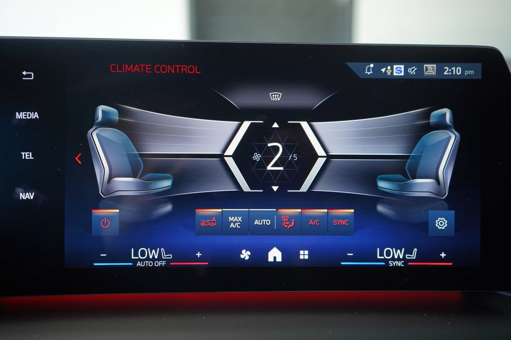 Used 2026 BMW M235i xDrive w/ Technology Package AWD/4WD image 18