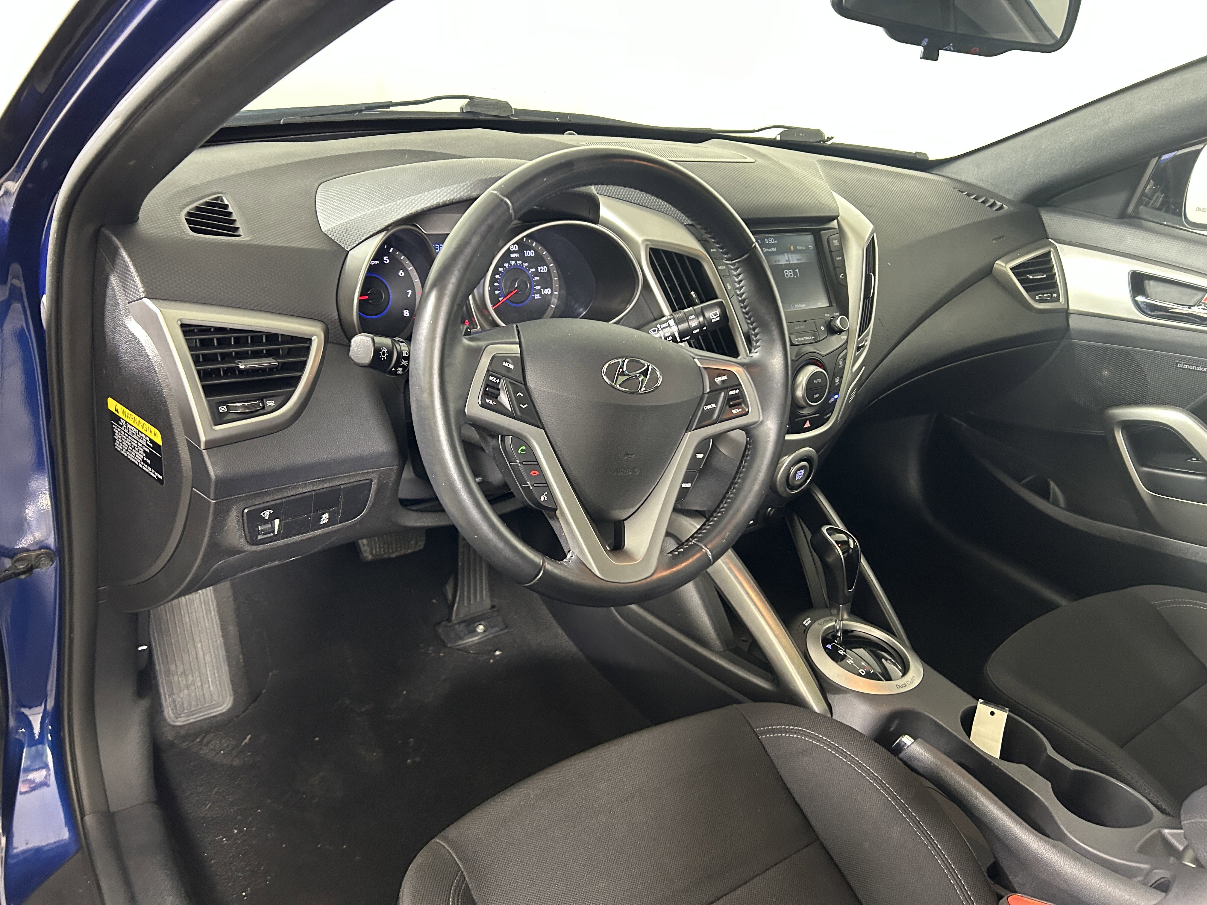 Used 2017 Hyundai Veloster Value Edition image 12