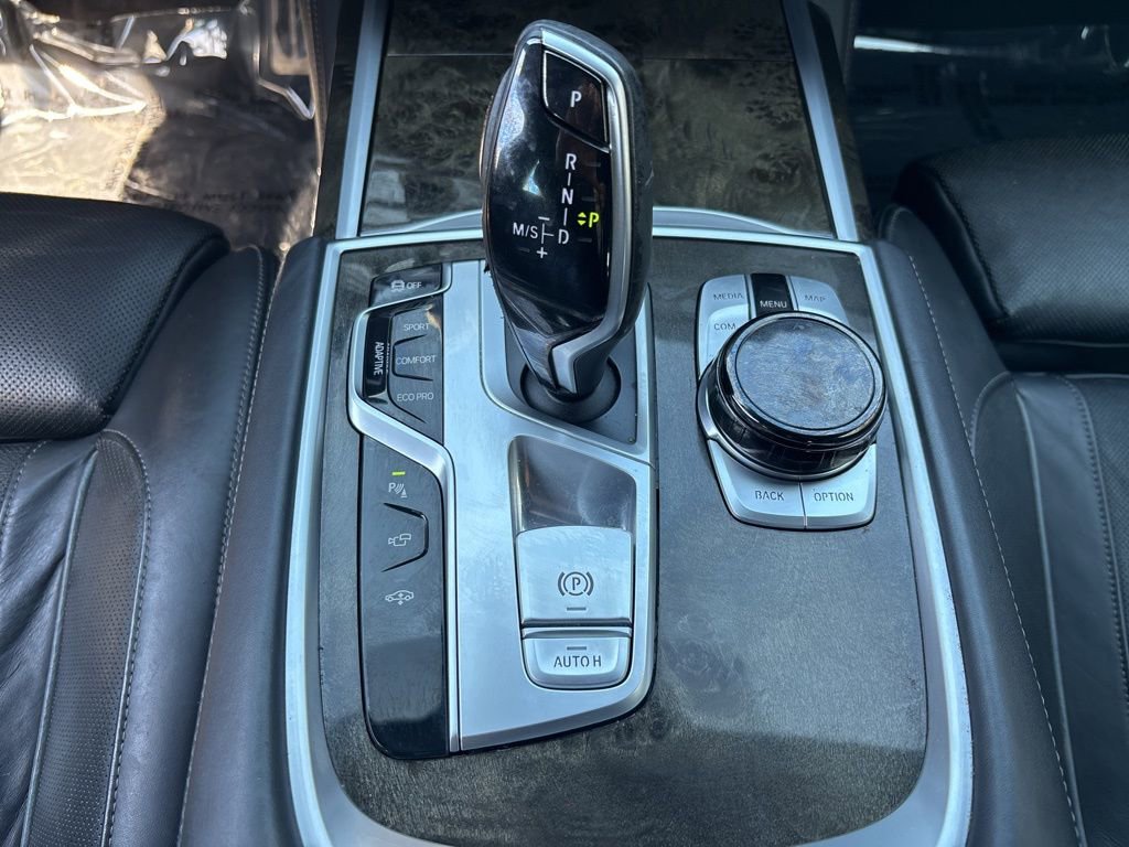 Used 2019 BMW 750i w/ Executive Package image 16