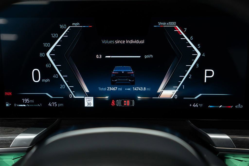 Used 2024 BMW 740i xDrive image 23