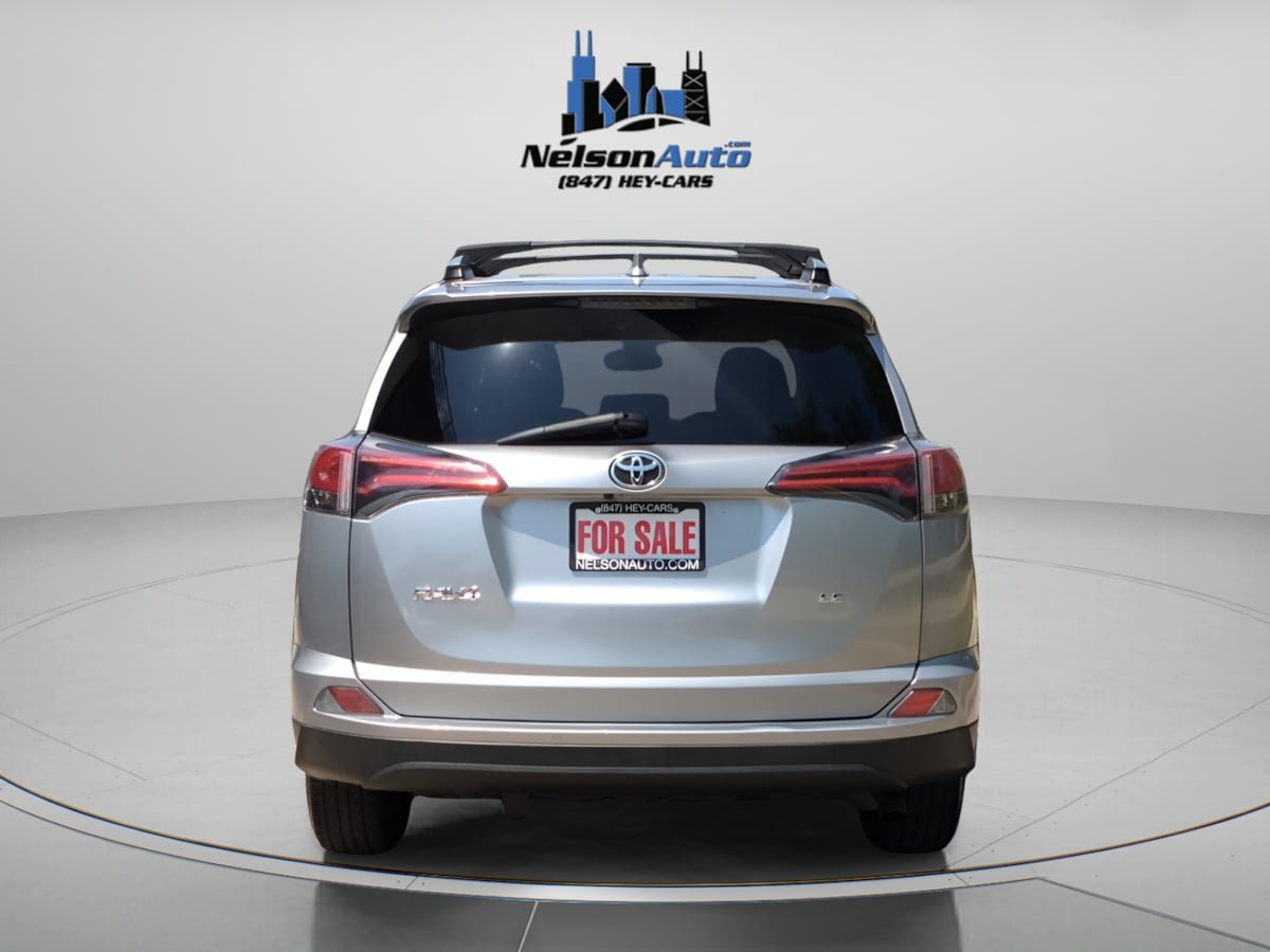 Used 2018 Toyota RAV4 LE FWD image 6