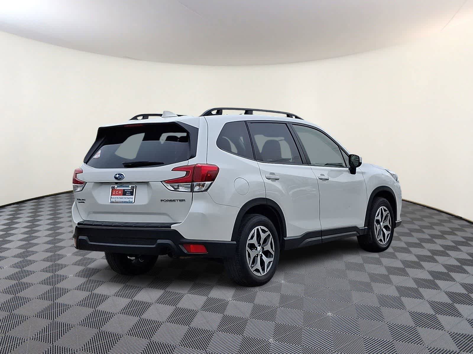 Used 2023 Subaru Forester Premium AWD/4WD image 5