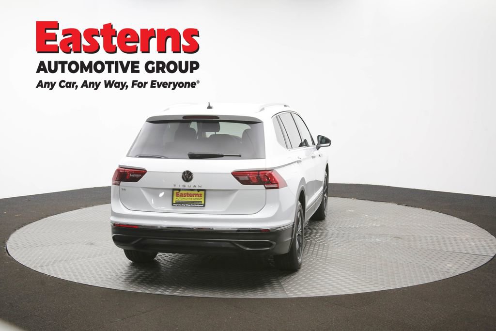 Used 2024 Volkswagen Tiguan SE image 38
