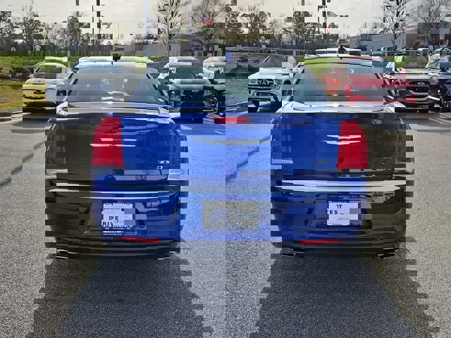 Used 2019 Chrysler 300 Touring w/ Chrome Appearance Package image 5