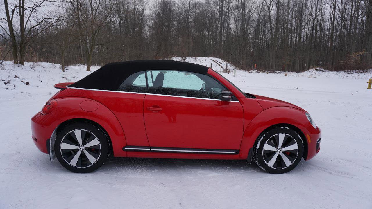Used 2013 Volkswagen Beetle 2.0T image 6