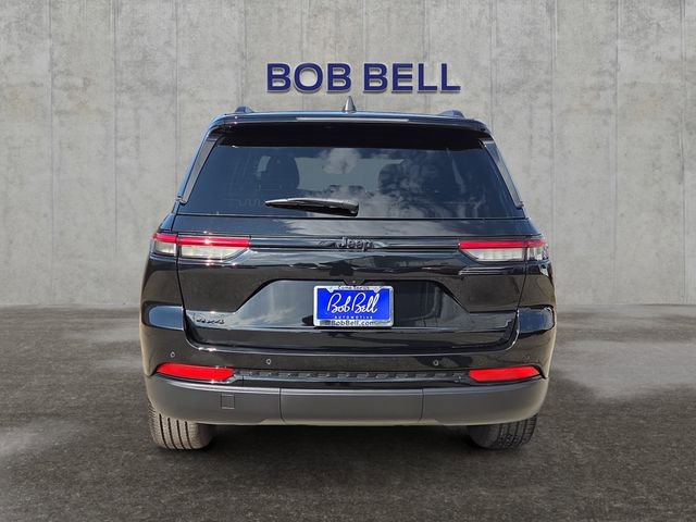 Used 2023 Jeep Grand Cherokee Altitude image 4