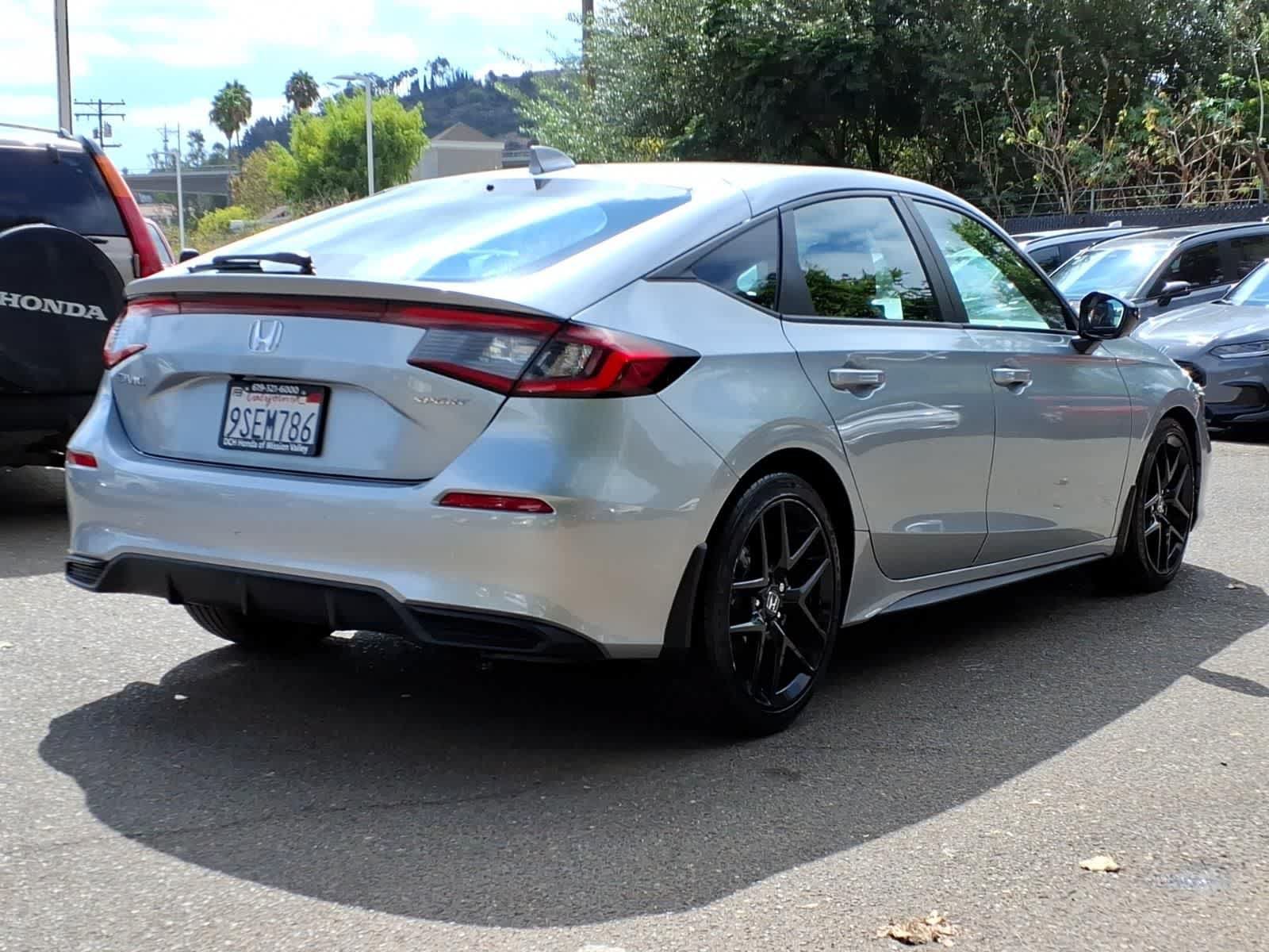 Used 2025 Honda Civic Sport image 4