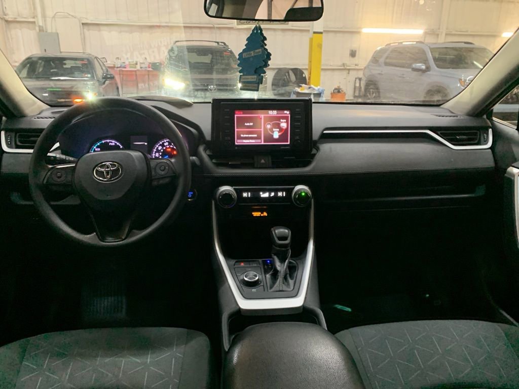 Used 2021 Toyota RAV4 XLE image 15